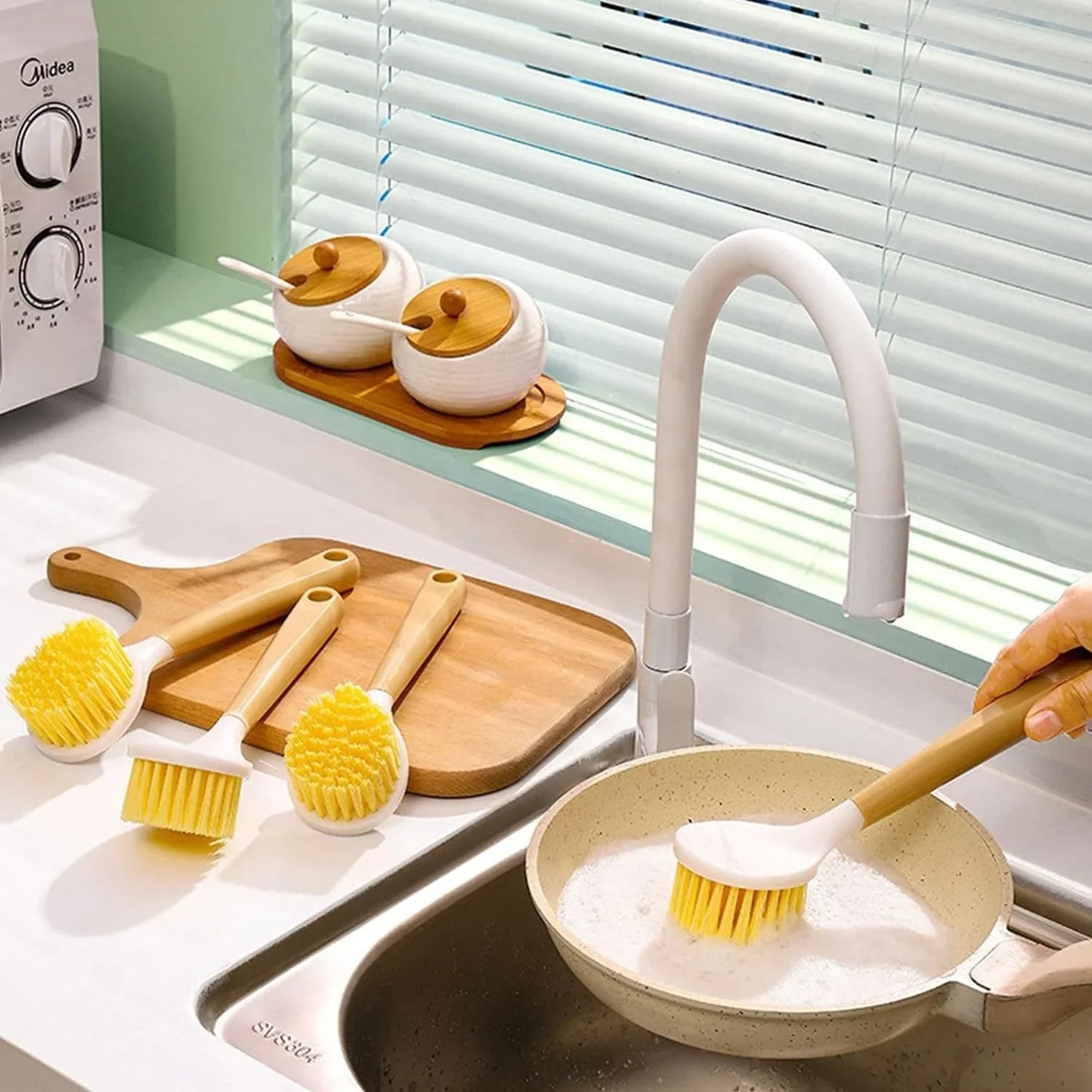 Wood Handle Dish Brush – Eco‑Friendly Kitchen Cleaning Scrubber